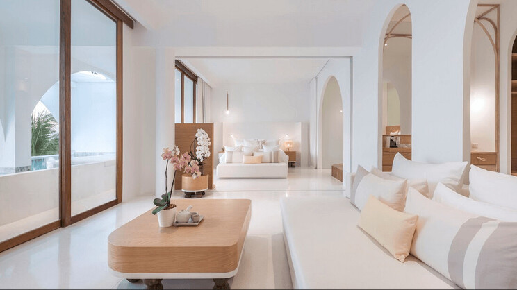 Oceanfront 1-Bedroom Pool Suite